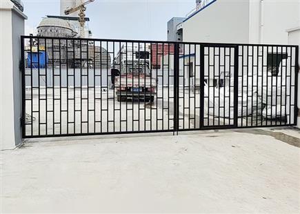 工廠(chǎng)鐵藝大門(mén)